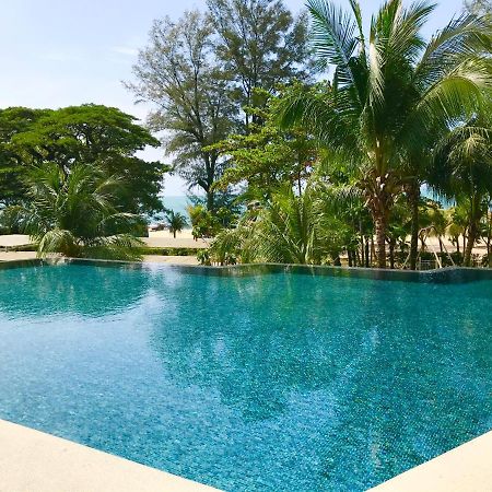 By The Beach - Luxury 2 Bedrooms Family Suite Бату Феринги Екстериор снимка