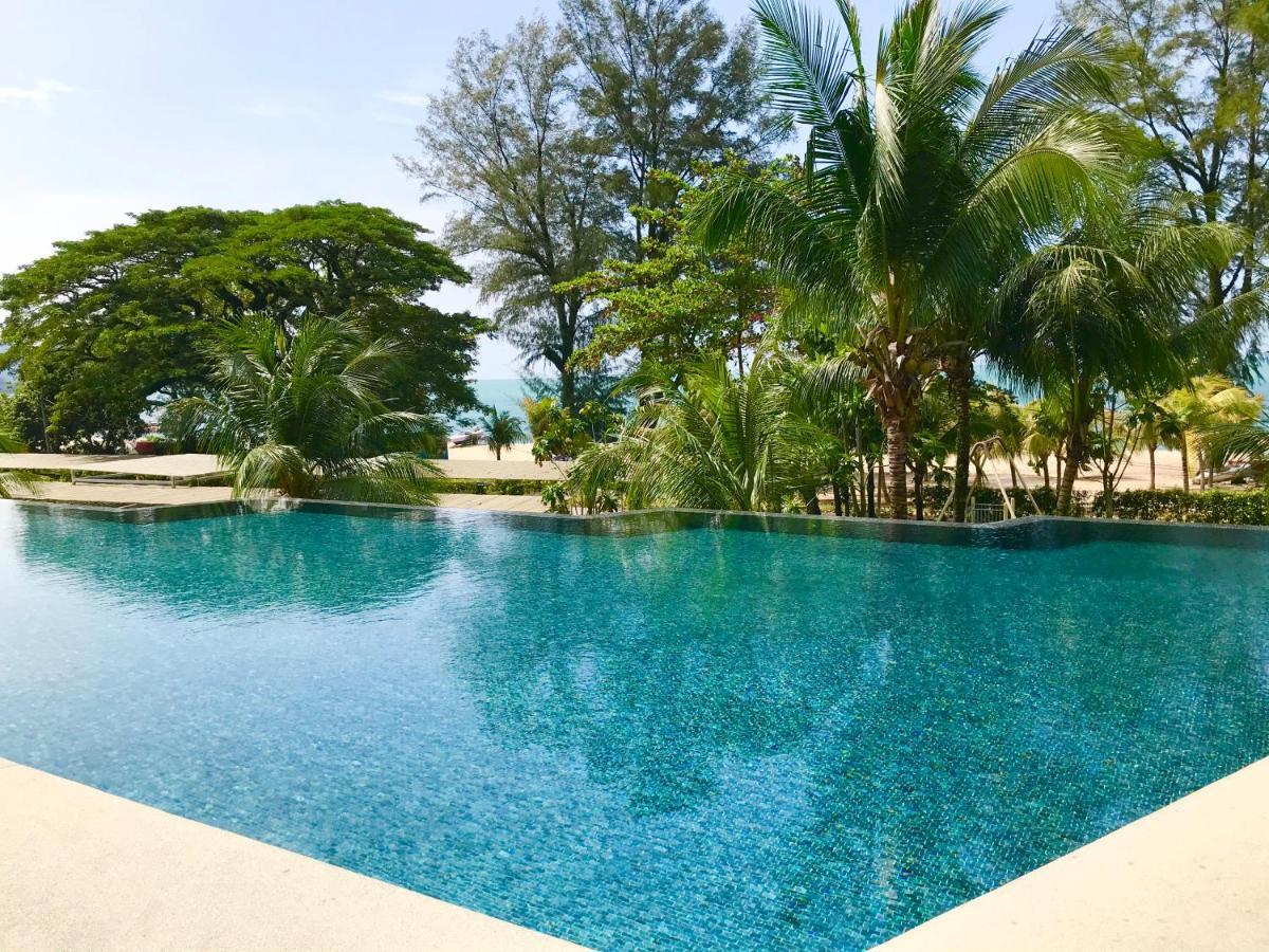 By The Beach - Luxury 2 Bedrooms Family Suite Бату Феринги Екстериор снимка
